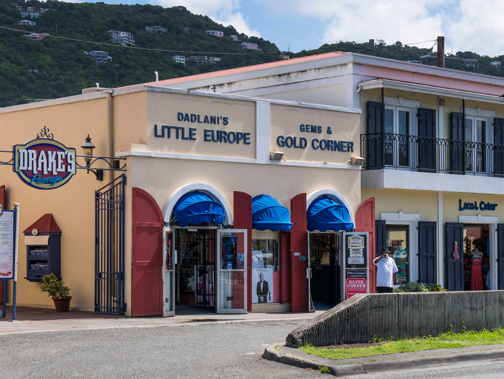 Driver of Vehicle With Men Who Robbed Jewelry Store in St. Thomas Pleads Guilty. He's Facing 20