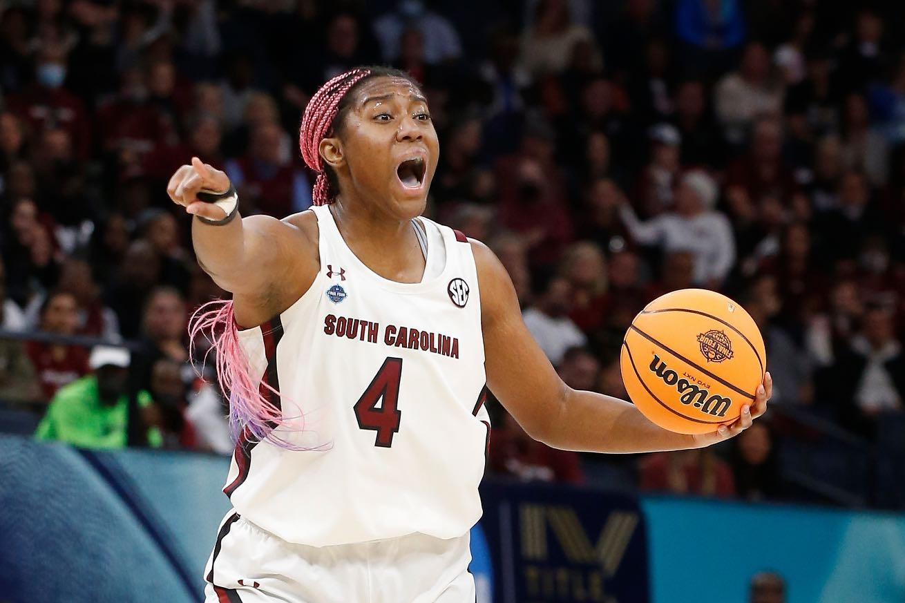 Aliyah Bostons 23 Points 18 Rebounds Lead South Carolina To National Championship Game After